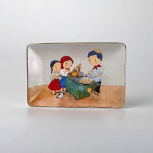 Load image into Gallery viewer, Street food Trinket Dish in a Kraft Box