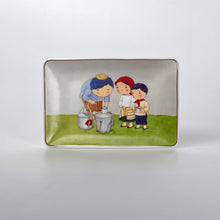 Load image into Gallery viewer, Street food Trinket Dish in a Kraft Box