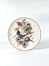 Load image into Gallery viewer, Batik Beige Dinnerware Sets